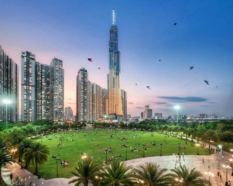 Tony Luxury Inside Landmark 81 Tower