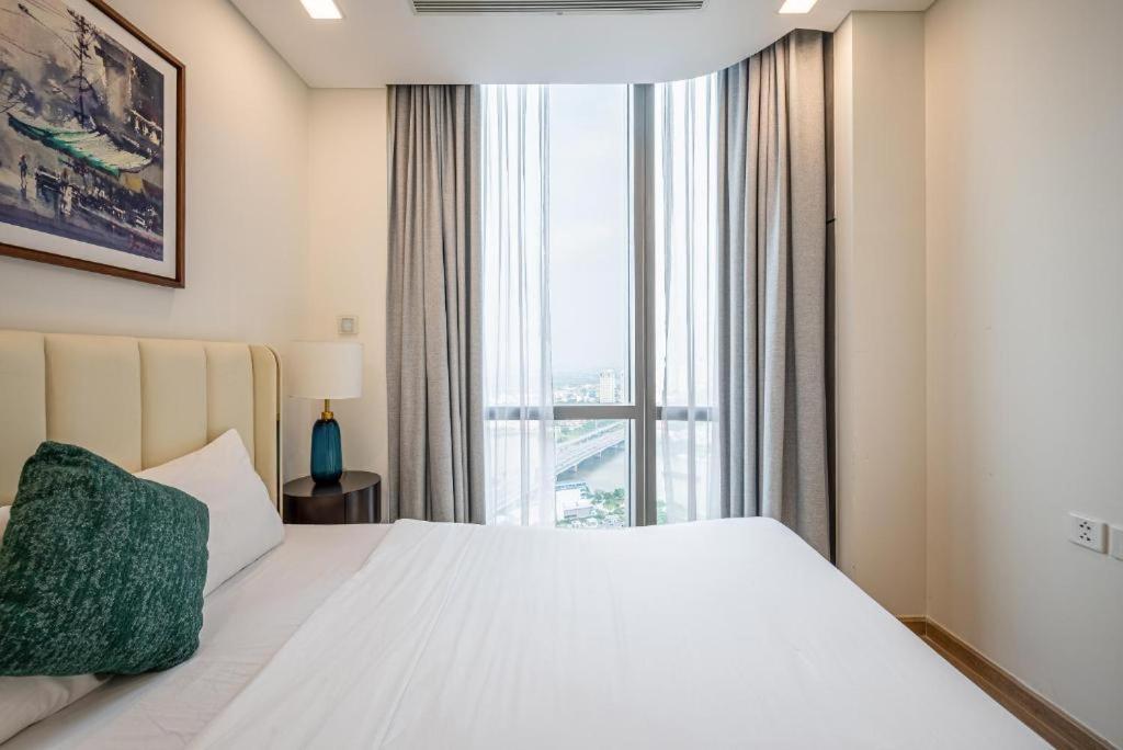Tony Luxury Inside Landmark 81 Tower *
