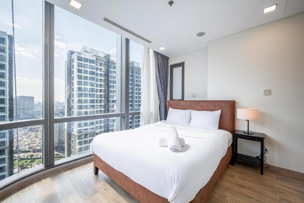 Tony Luxury Inside Landmark 81 Tower *