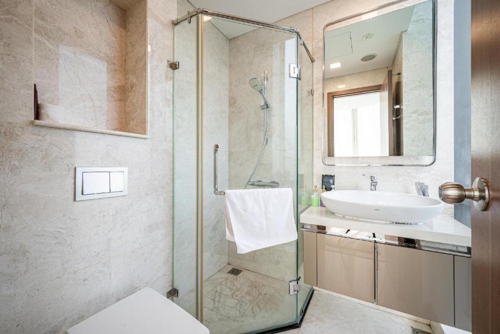 Tony Luxury Inside Landmark 81 Tower * Ho Chi Minh City