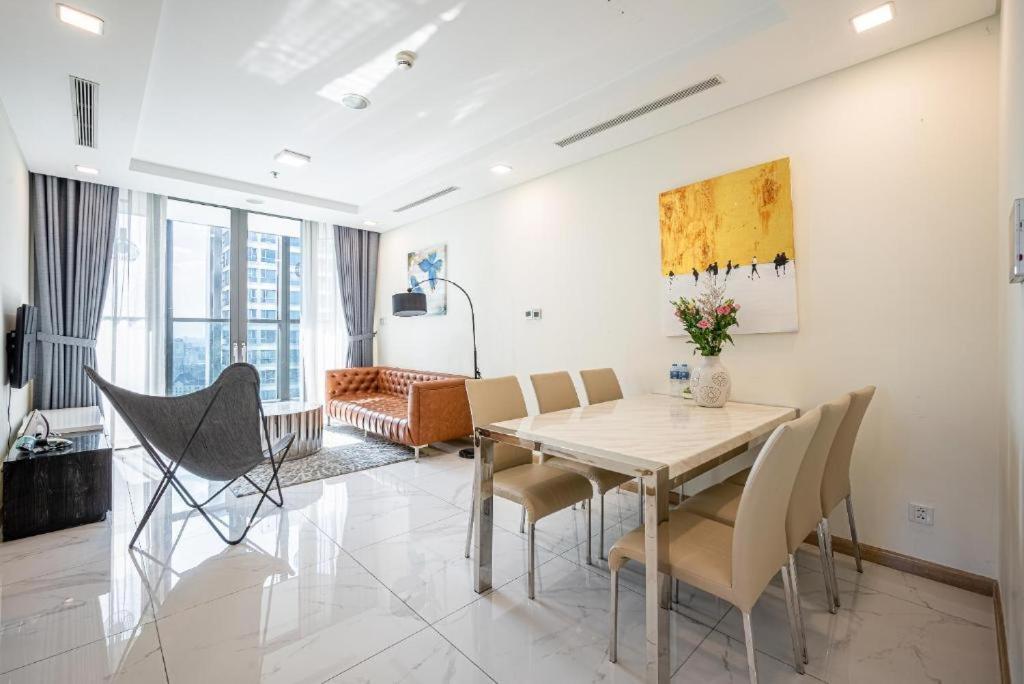 Tony Luxury Inside Landmark 81 Tower