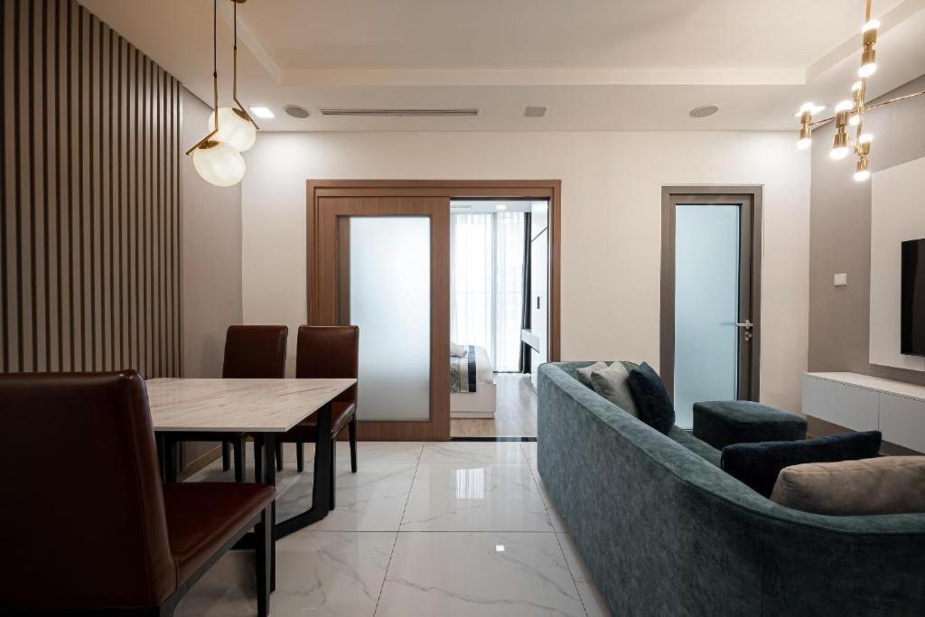 Hotel Tony Luxury Inside Landmark 81 Tower Ho Chi Minh City