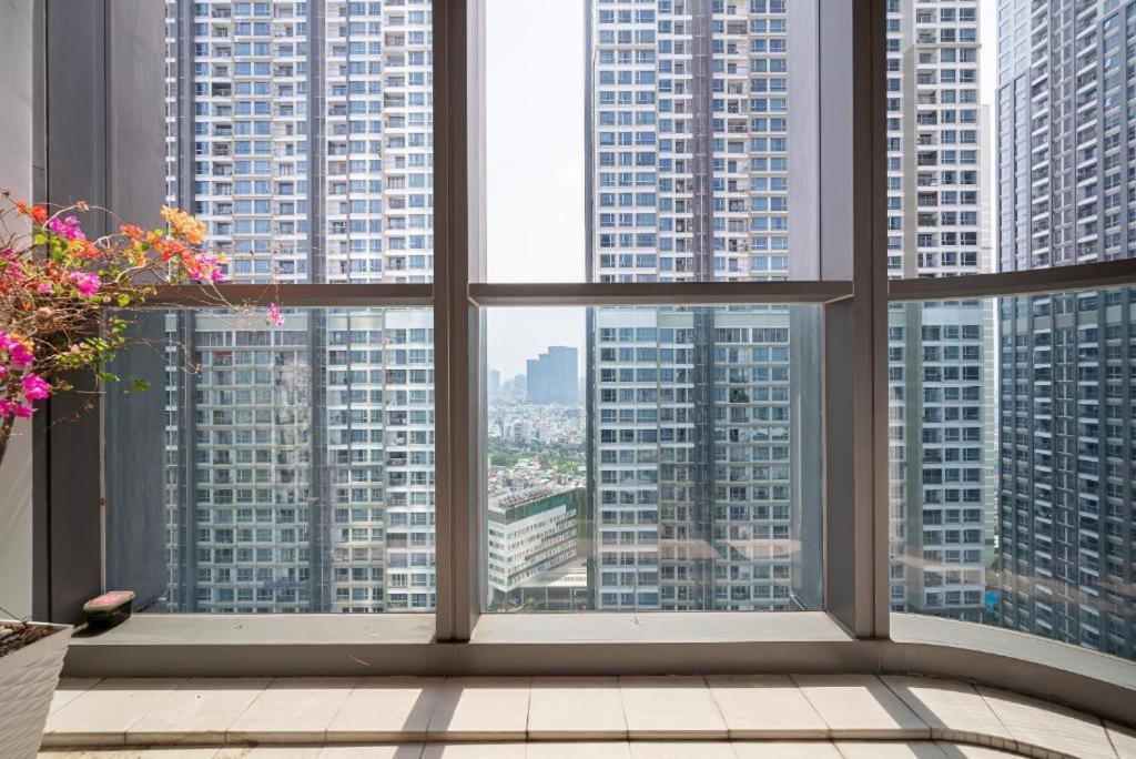 Tony Luxury Inside Landmark 81 Tower *
