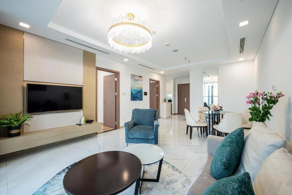 Tony Luxury Inside Landmark 81 Tower *