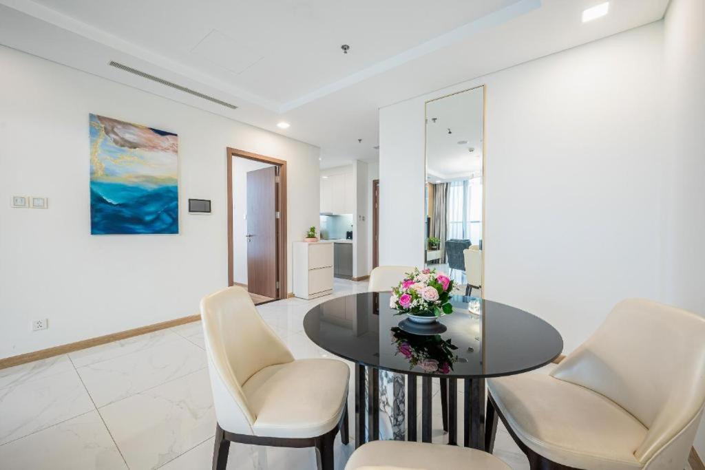 Khách sạn Tony Luxury Inside Landmark 81 Tower TP. Hồ Chí Minh