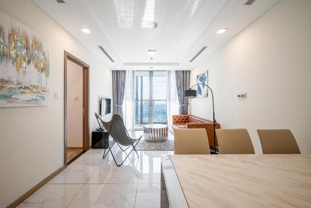 Khách sạn Tony Luxury Inside Landmark 81 Tower *
